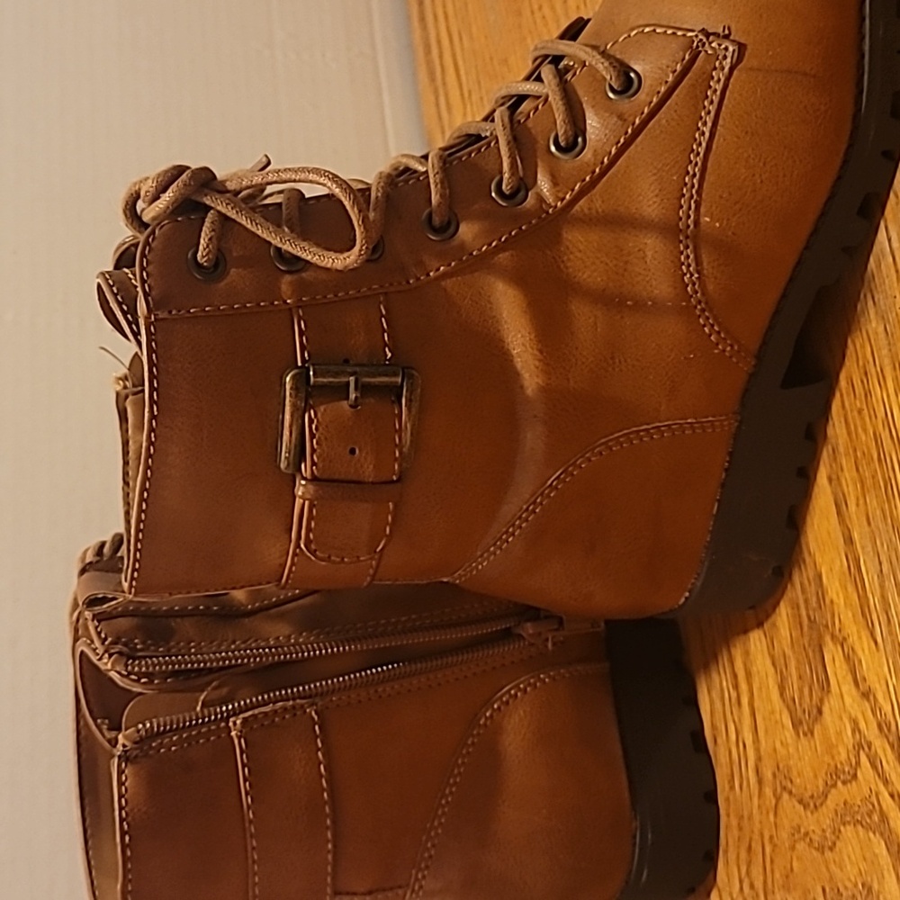 NWOT Kohl's SO Tan Combat Casual Boots with Buckle Women's 7.5 Wide - Picture 10 of 10